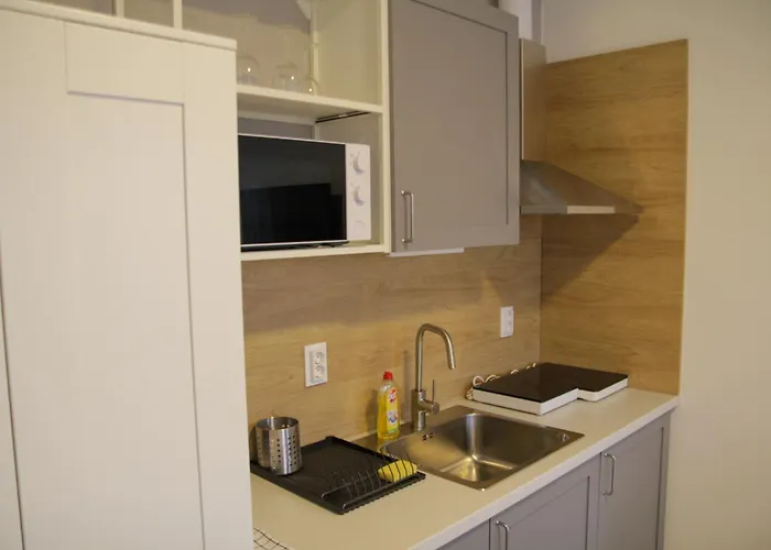 ****heviz Springs ヘーヴィーズ